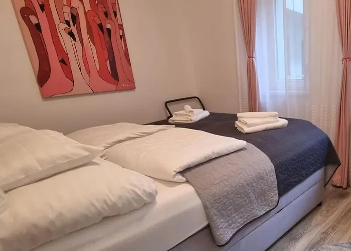 Budapest Flamingo Central Home Stay - Balcony, Ac, Downtown
